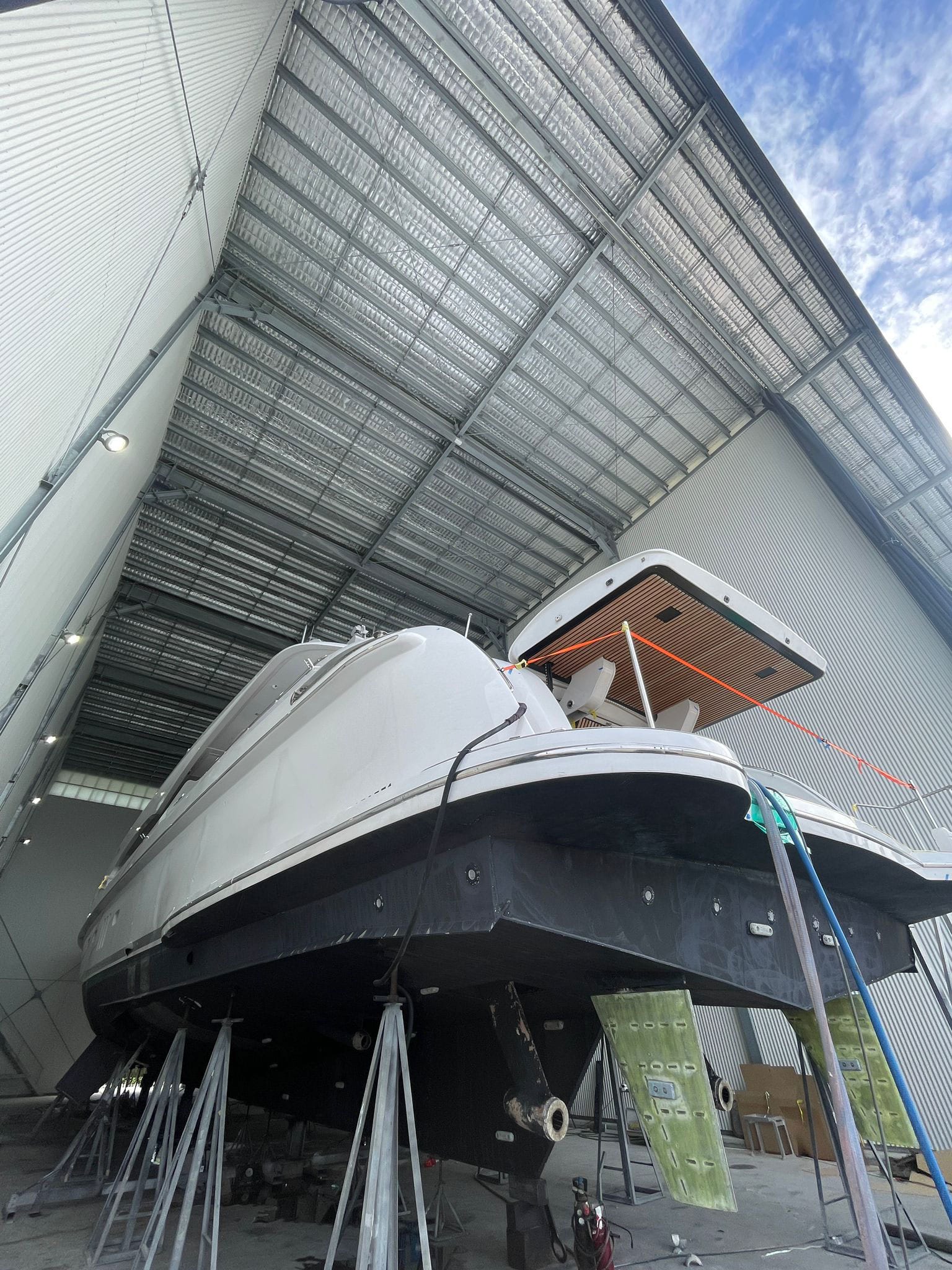 Main Engine Exhaust Overhaul & Valve Renewal, RINA-Classed Motor Yacht