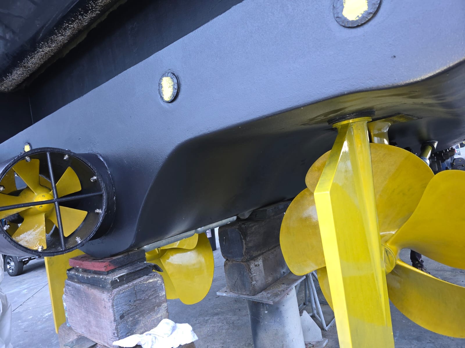 Propellers, rudders and stern thruster on fresh antifoul ahead of relaunch
