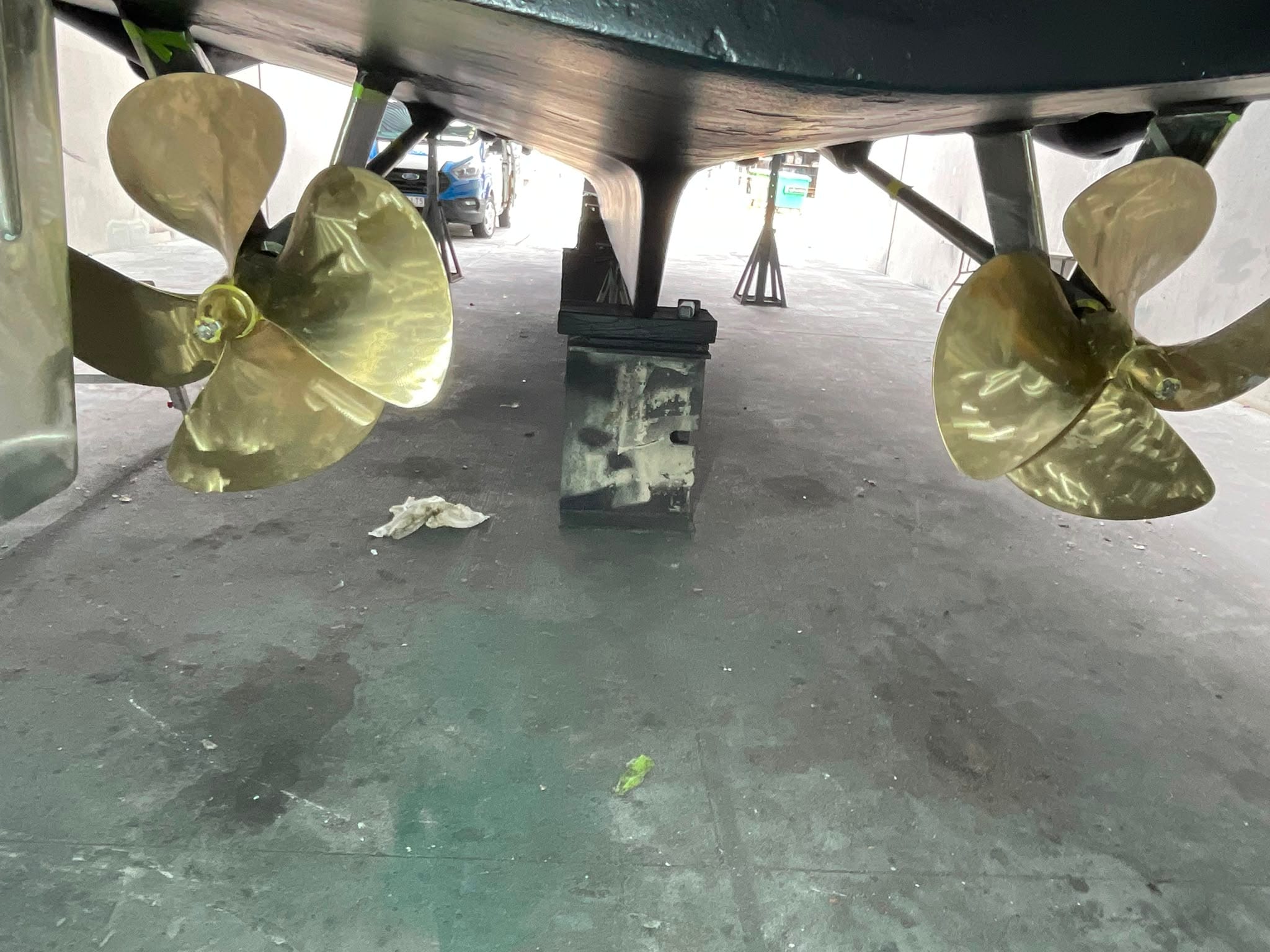 Both propellers back on, ahead of the Propspeed