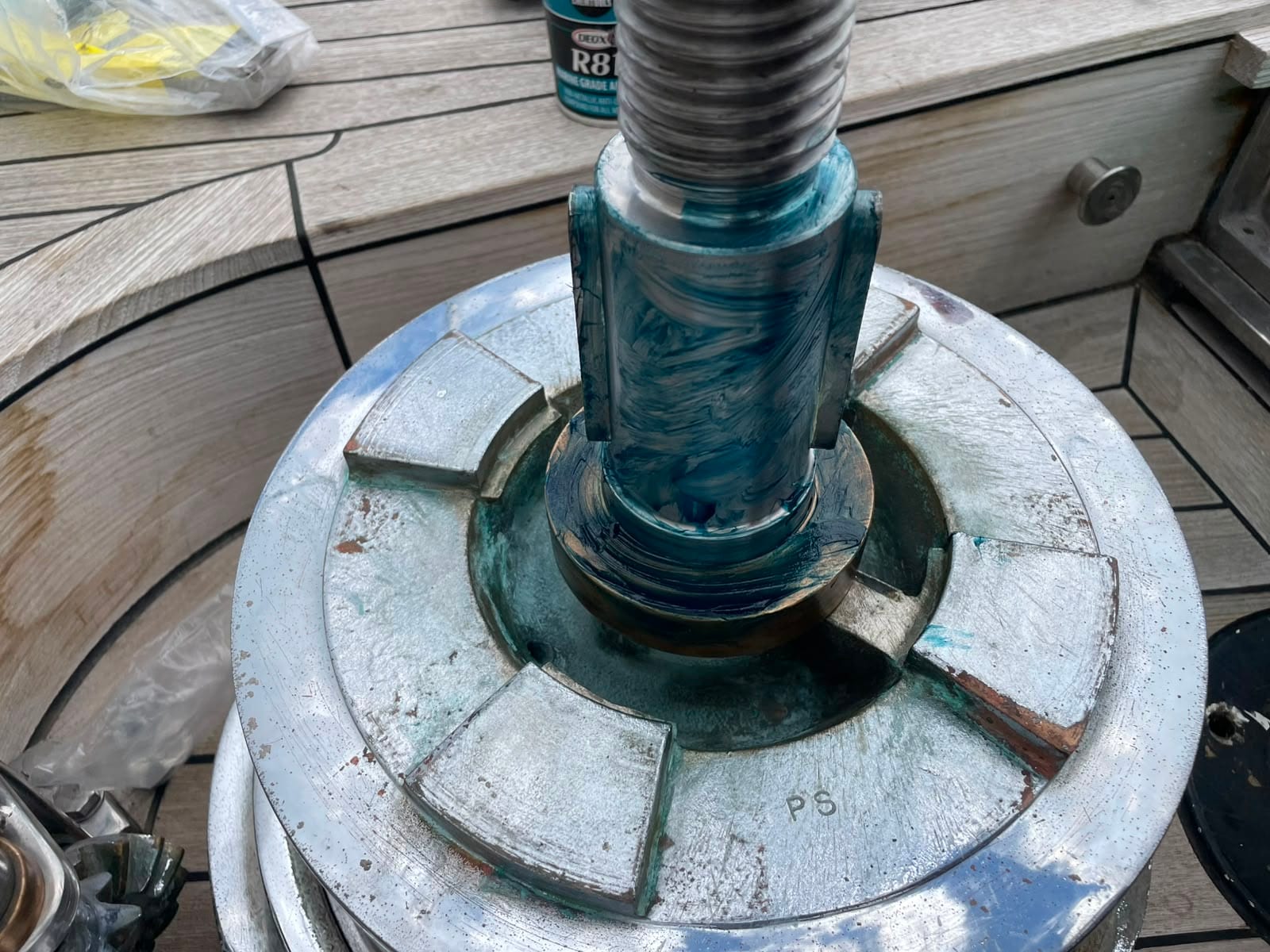 Capstan shaft greased before the capstan went on